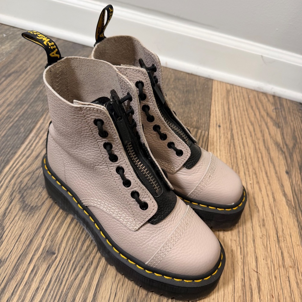 Dr. Martens Sinclair Platform Boots W8 Milled Nappa Leather- Vintage Taupe Zip